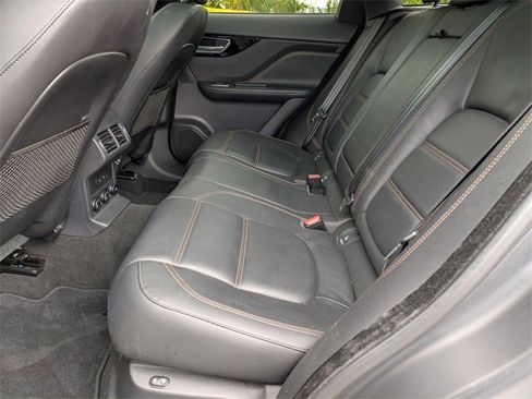 Used 2017 Jaguar F-PACE Prestige image 26