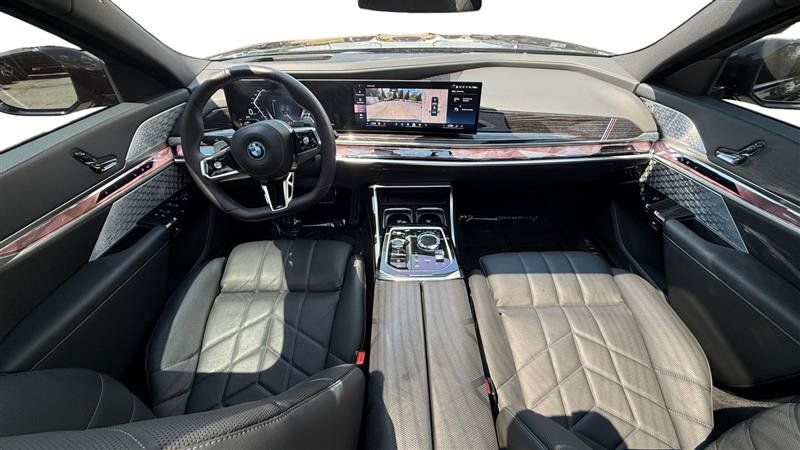 Used 2025 BMW 750e xDrive w/ Executive Package AWD/4WD image 12