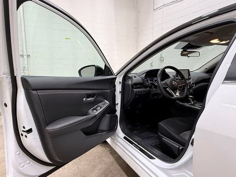 Used 2024 Nissan Sentra SR FWD image 34