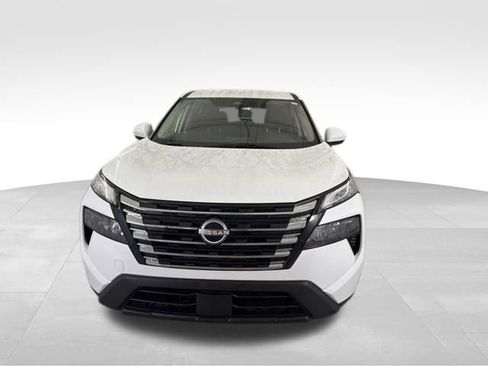 Used 2025 Nissan Rogue SV FWD image 2