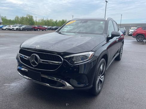 Used 2024 Mercedes-Benz GLC 300 4MATIC image 3