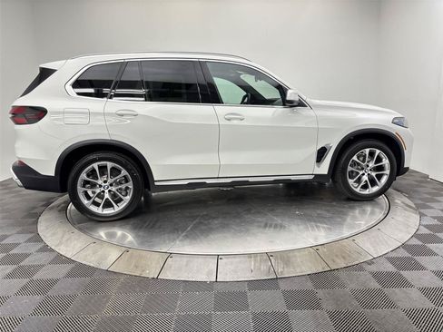 New 2026 BMW X5 xDrive40i AWD/4WD image 17