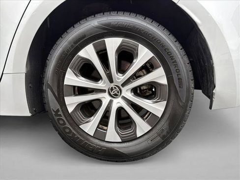 Certified 2022 Toyota Corolla LE FWD image 9
