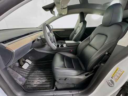 Used 2023 Tesla Model Y Performance image 13