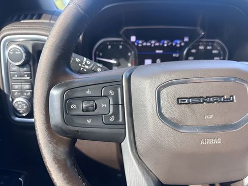 Used 2021 GMC Sierra 2500 Denali w/ Denali Ultimate Package AWD/4WD image 17