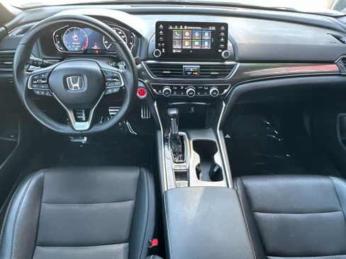 Used 2018 Honda Accord Sport image 13