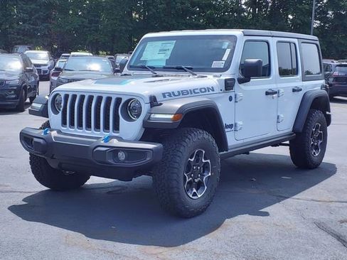 Used 2023 Jeep Wrangler Unlimited Rubicon 4xe w/ Dual Top Group AWD/4WD image 3
