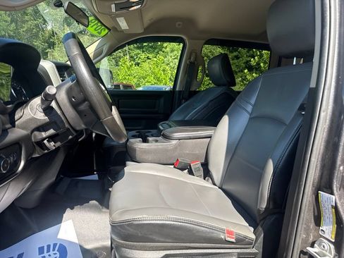 Used 2019 RAM 2500 Tradesman w/ Chrome Appearance Group AWD/4WD image 12