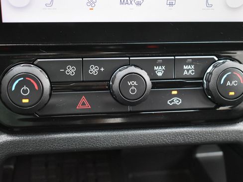 Used 2024 Ford Ranger XLT w/ Equipment Group 301A High AWD/4WD image 29
