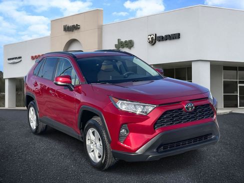 Used 2020 Toyota RAV4 XLE image 1