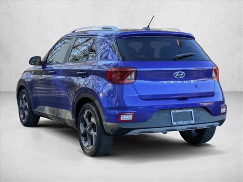 Certified 2023 Hyundai Venue Limited w/ Cargo Package image 6