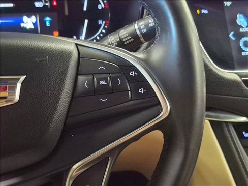Used 2018 Cadillac XT5 AWD image 13