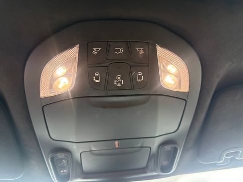 Used 2021 Chrysler Pacifica Pinnacle AWD/4WD image 34