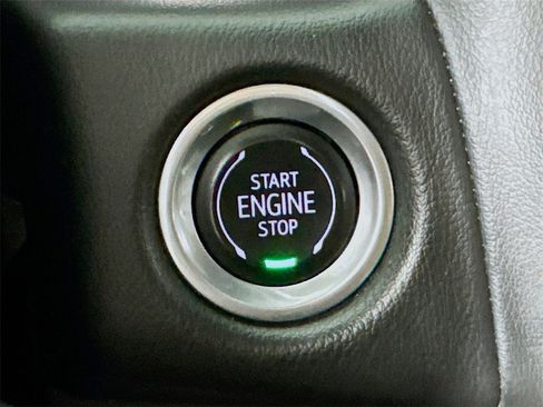 Used 2021 Chevrolet Suburban LT image 34