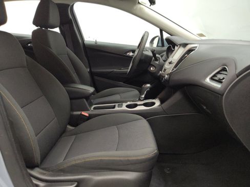 Used 2017 Chevrolet Cruze LS FWD image 21