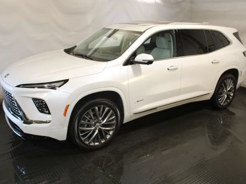 Used 2025 Buick Enclave Avenir w/ Super Cruise Package AWD/4WD image 2