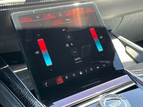 Used 2025 Cadillac Escalade V image 28