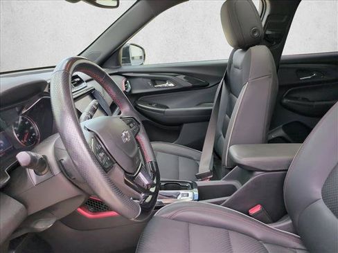 Used 2022 Chevrolet TrailBlazer RS w/ Sun and Liftgate Package FWD image 16