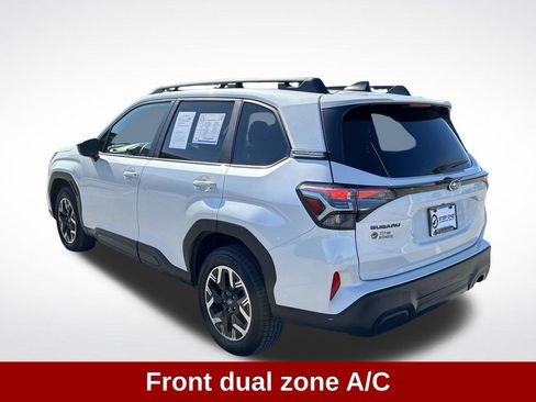 Used 2025 Subaru Forester Premium AWD/4WD image 4