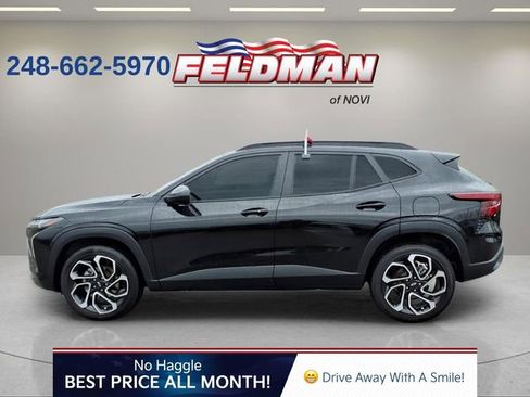 Used 2024 Chevrolet Trax RS w/ Sunroof Package FWD image 2