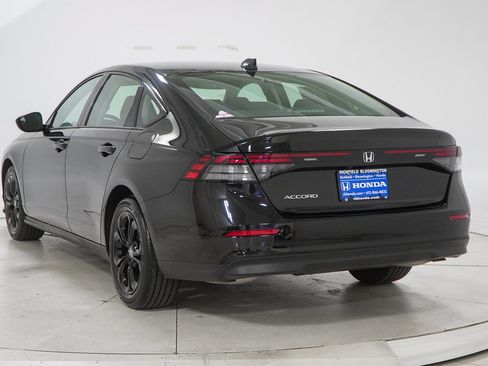 Certified 2025 Honda Accord SE image 6