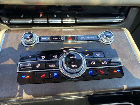 Used 2020 Lincoln Aviator Reserve w/ Equipment Group 201A AWD/4WD image 15