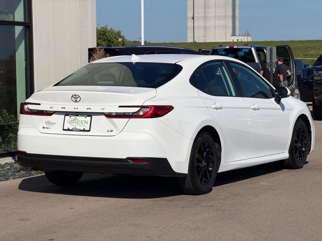 Used 2025 Toyota Camry LE FWD image 5