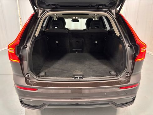Certified 2025 Volvo XC60 B5 Plus image 27