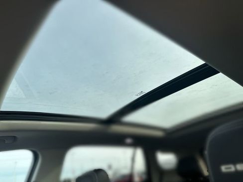 Used 2024 GMC Terrain Denali w/ Black Diamond Edition image 18