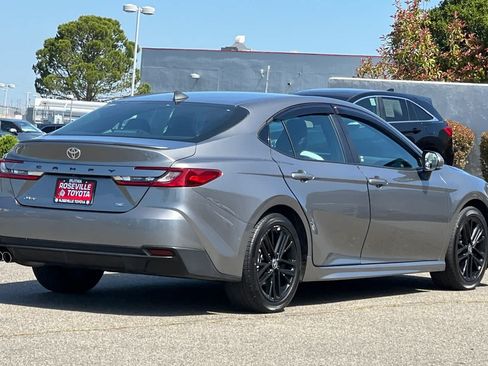 Used 2025 Toyota Camry SE FWD image 2