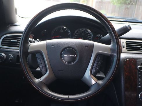 Used 2012 GMC Yukon Denali AWD/4WD image 18