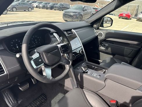 New 2026 Land Rover Discovery Limited Edition AWD/4WD image 9