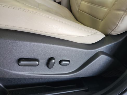 Used 2017 Ford Escape Titanium FWD image 15