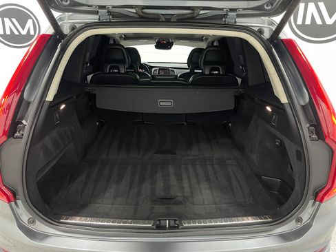 Used 2017 Volvo XC90 T5 Momentum w/ Vision Package image 27