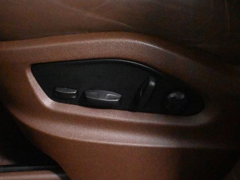 Used 2022 Porsche Cayenne GTS image 31