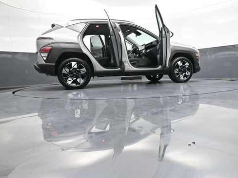 Certified 2025 Hyundai Kona SEL AWD/4WD image 47