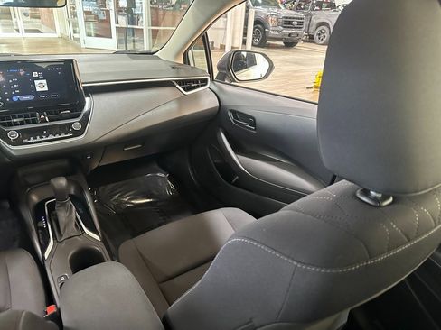 Used 2023 Toyota Corolla LE image 12