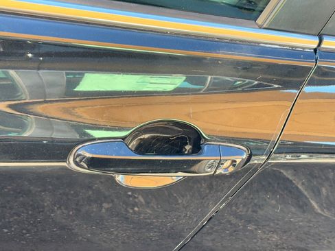 Used 2017 Toyota Camry LE image 9