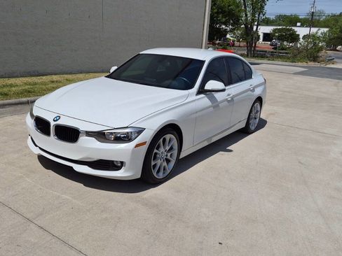 Used 2015 BMW 320i Sedan RWD image 2