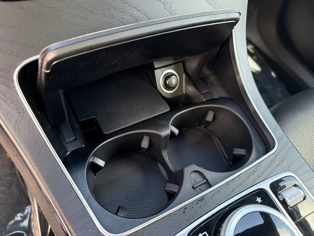 Used 2019 Mercedes-Benz GLC 300 4MATIC image 21