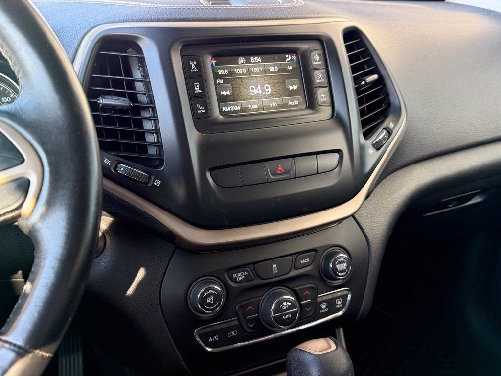 Used 2014 Jeep Cherokee Latitude w/ Comfort/Convenience Group FWD image 9