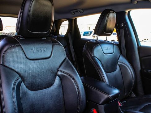 Used 2021 Jeep Cherokee Latitude Lux w/ Comfort/Convenience Group image 40