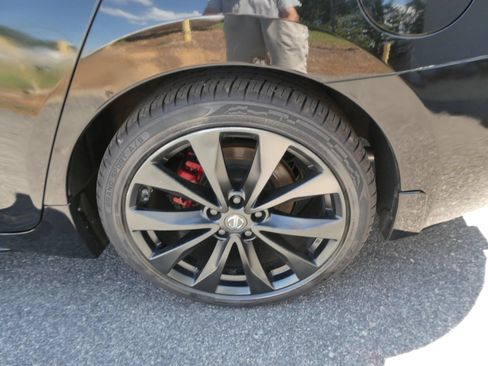 Used 2016 Nissan Maxima SR FWD image 36
