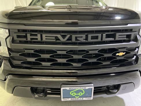 Used 2023 Chevrolet Silverado 1500 Custom AWD/4WD image 4