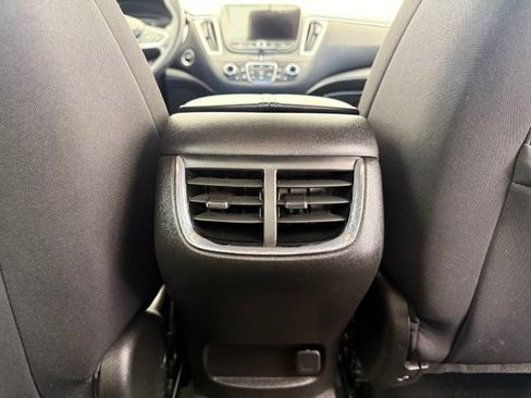 Used 2023 Chevrolet Malibu LT FWD image 26