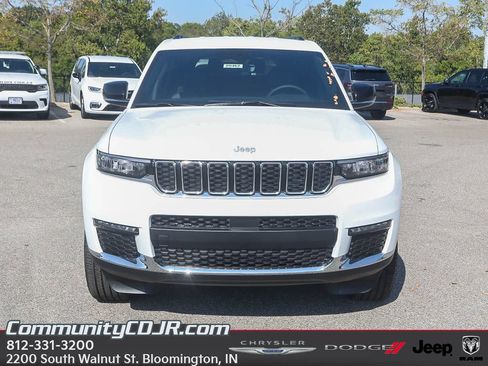 New 2025 Jeep Grand Cherokee L Limited AWD/4WD image 10