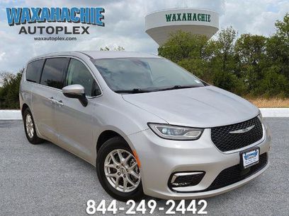 Used 2023 Chrysler Pacifica Touring-L