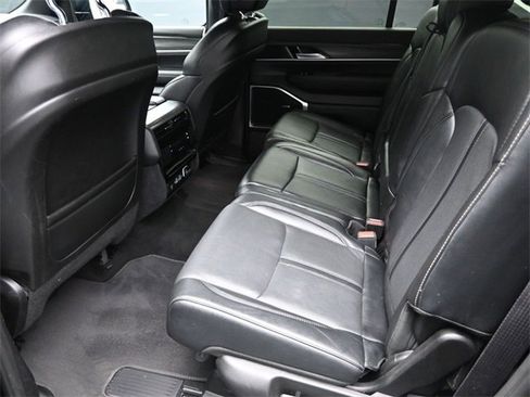 Used 2023 Jeep Wagoneer L Series II image 22