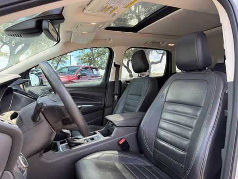 Used 2019 Ford Escape Titanium FWD image 7