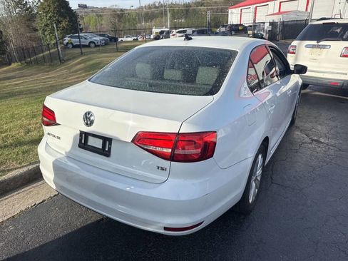 Used 2015 Volkswagen Jetta SE image 4